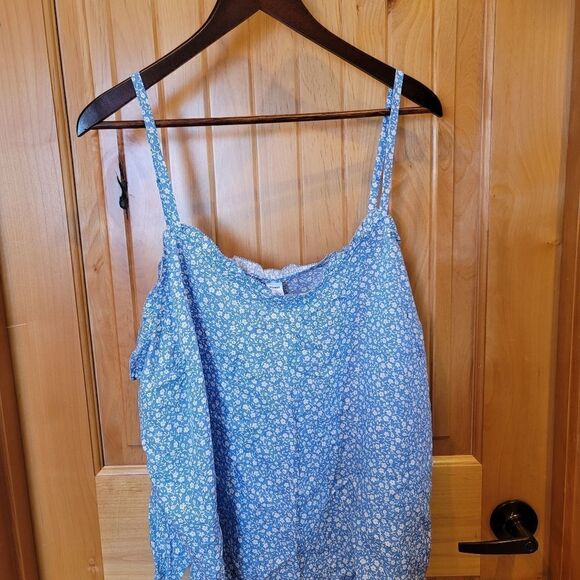 Old Navy Top  - Picture 1 of 2